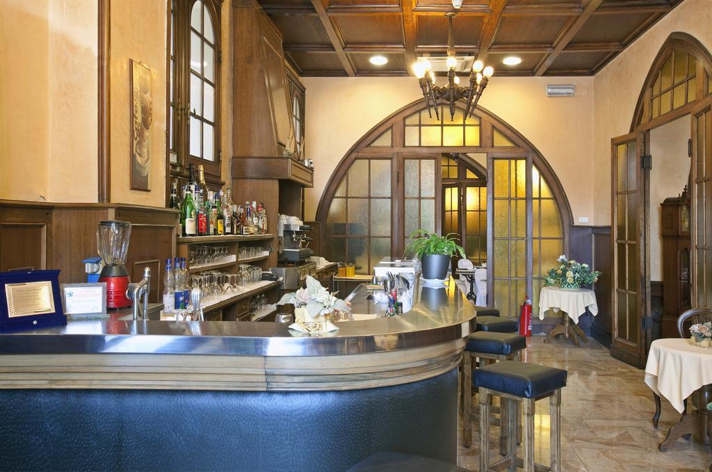 Astoria Hotel 4*